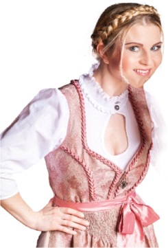 Braut bei Trachtenhochzeit im Dirndl